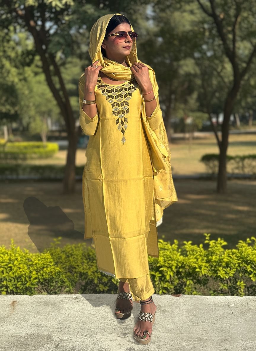 Light yellow cotton suit