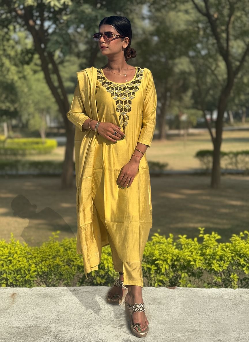 Light yellow cotton suit